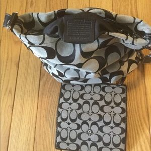 Coach over shoulder bag/wallet excellent shape.